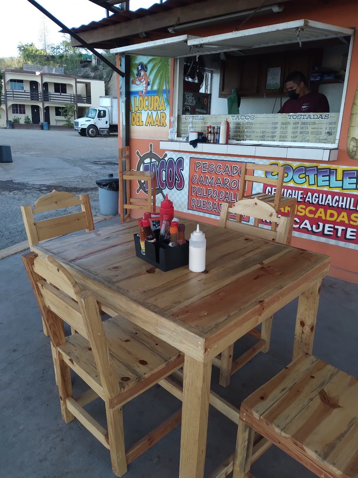 Mariscos y Botanas Al Mar